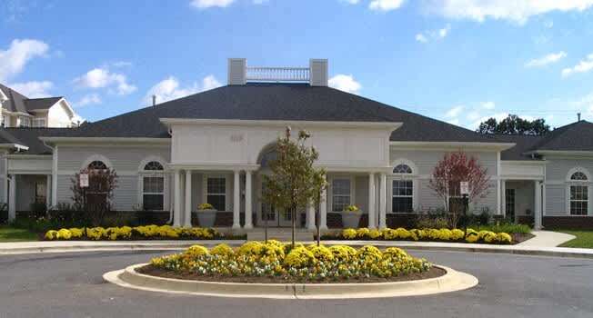 Overland Gardens Apartments in Landover, MD
