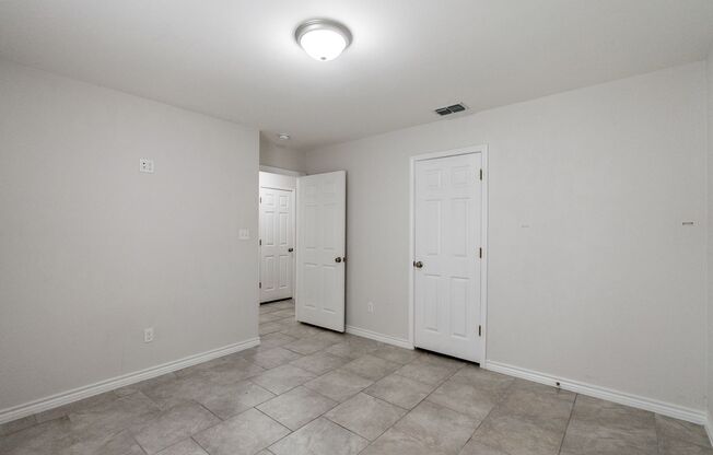 Stunning 3-Bedroom, 2-Bath Home on Corner Lot in Flour Bluff – Built in 2020!