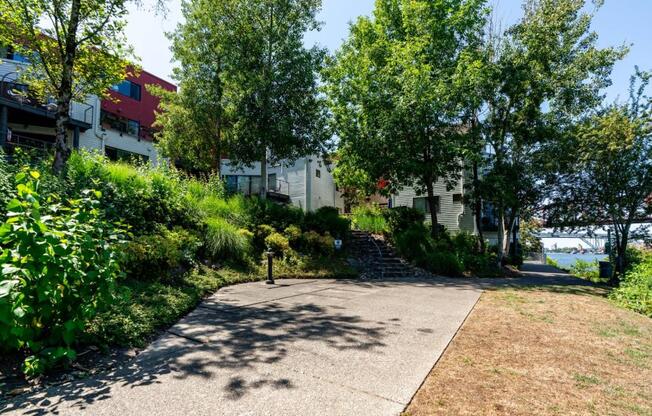 820 NW NAITO PKWY