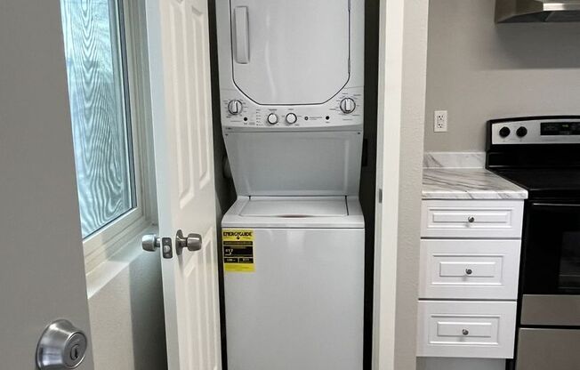 2 beds, 1 bath, 740 sqft, $1,225, Unit 2912 E Roeser Rd. #2