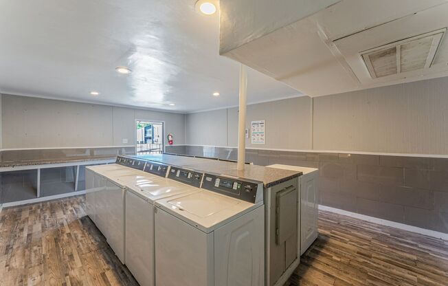 3 beds, 2 baths, 1,100 sqft, $1,495, Unit 251