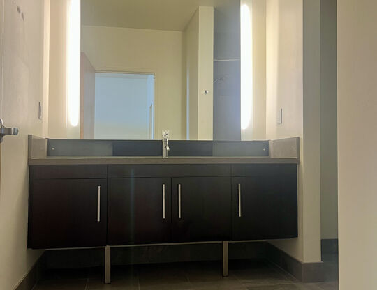 1 bed, 1 bath, 1,010 sqft, $3,400, Unit 1704