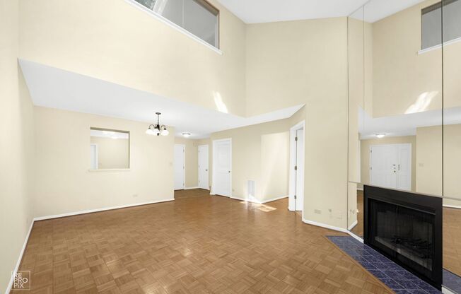 Buffalo Grove Condo available NOW!