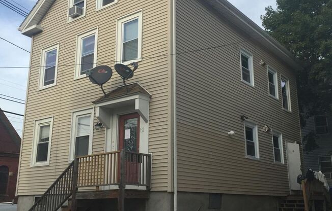 Providence/Smith Hill – Two bed First Floor $1,550