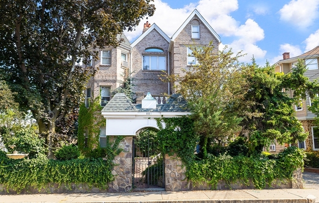 110 HIGH ST