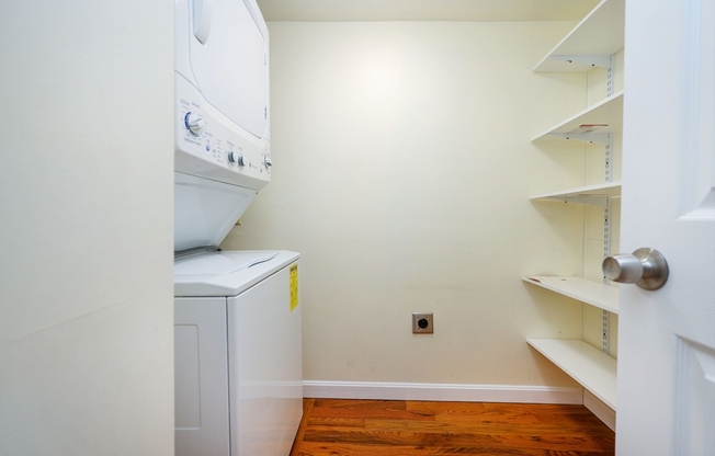 4 beds, 3.5 baths, 1,900 sqft, $5,800, Unit T8