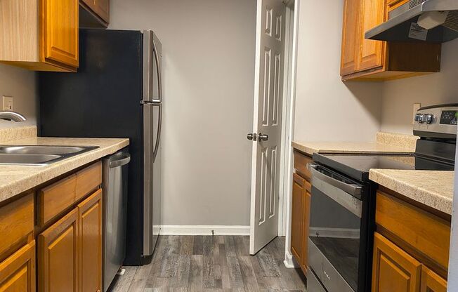 2 beds, 1.5 baths, 940 sqft, $1,385, Unit 9320-01