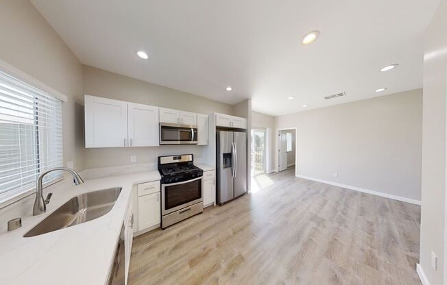 4Bed/2 Bath on Tipton!