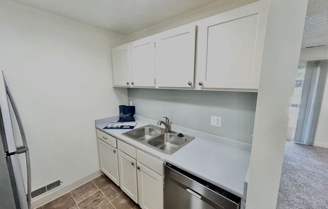 2 beds, 1 bath, 970 sqft, $1,349, Unit 39 PR