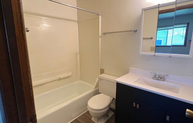 1 bed, 1 bath, 430 sqft, $895, Unit 801-3