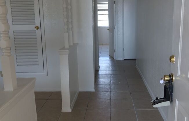 2 beds, 1 bath, $1,000