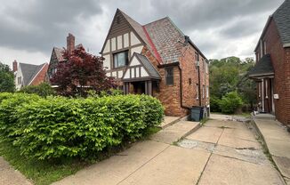 3870 Beechwood Blvd