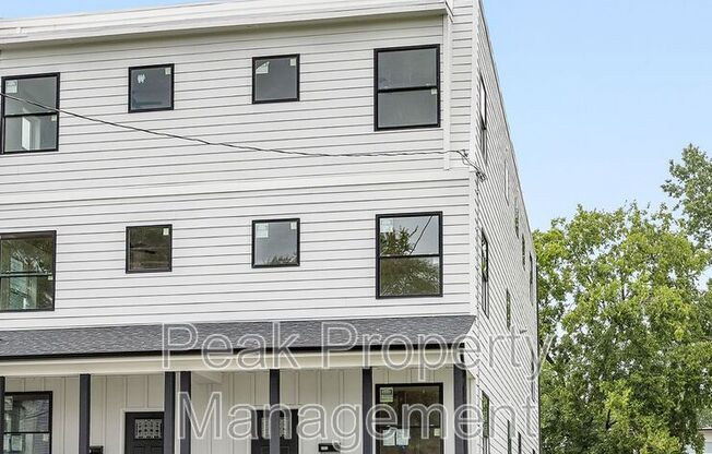 1322 N 31 ST