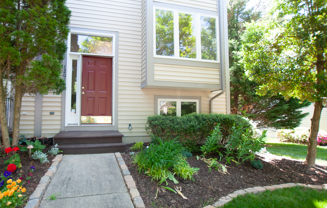 Wonderful 3 level Townhome - convenient location