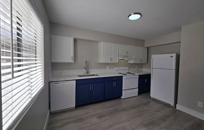 2 beds, 2 baths, 875 sqft, $1,395, Unit 13