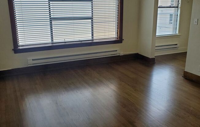 Studio, 1 bath, 429 sqft, $1,365, Unit Unit 306