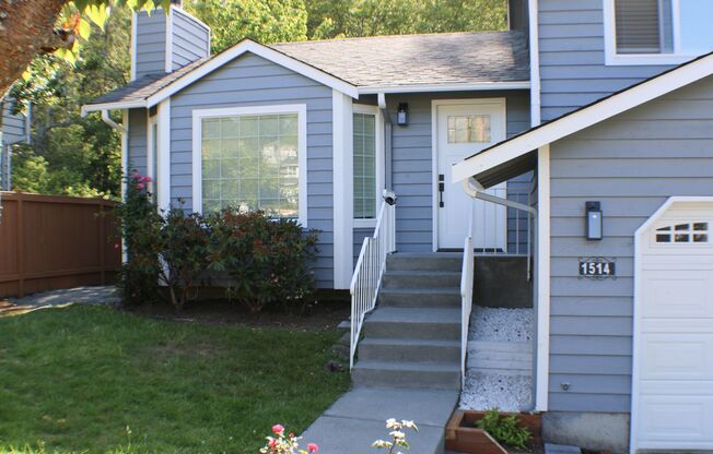 Amazing Everett/Mukilteo Tri-Level Home