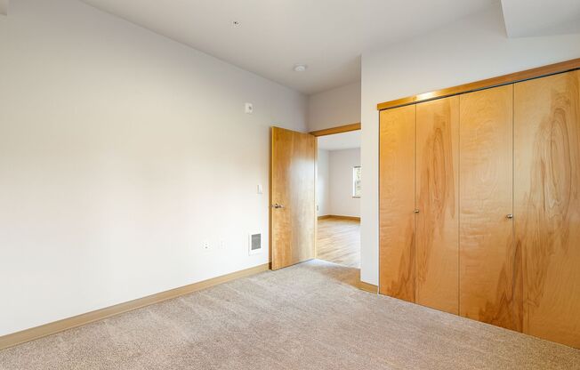 2 beds, 2 baths, 998 sqft, $2,100, Unit A102