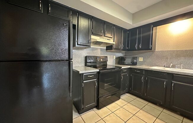 2 beds, 2.5 baths, $1,295