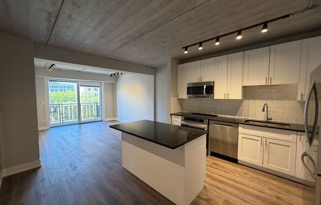 1 bed, 1 bath, 681 sqft, $2,475, Unit 952-504