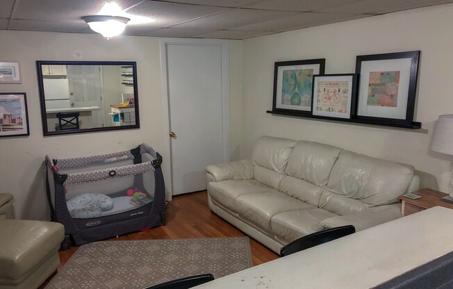 2 beds, 1 bath, 566 sqft, $2,600, Unit 2