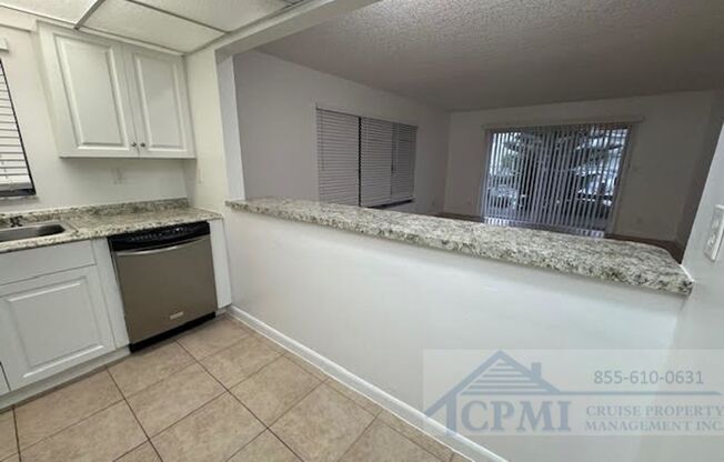 Waterfront with Pool - Las Olas Isles - walk to Las Olas, Beach $995 Special Dep & $995 First month w/ approved credit!