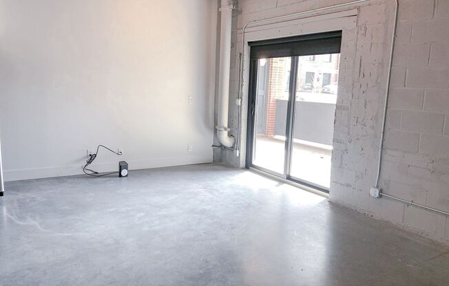 1 bed, 1 bath, 950 sqft, $1,375, Unit A113