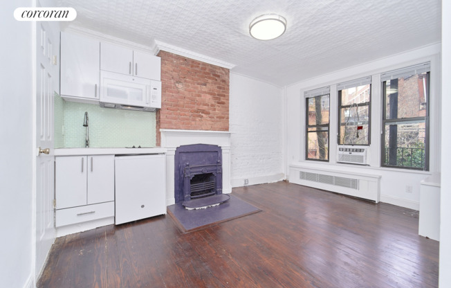 102 GREENWICH AVE