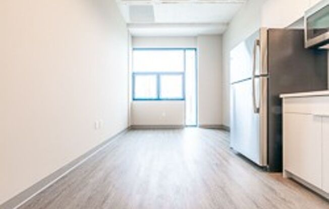 Studio, 1 bath, 330 sqft, $999, Unit 907
