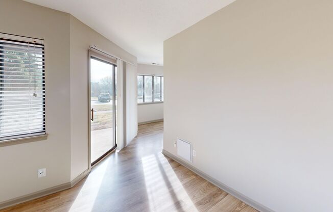 1 bed, 1 bath, 718 sqft, $1,099, Unit 351