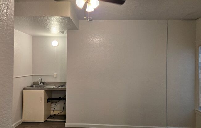 Studio, 1 bath, 525 sqft, $1,695, Unit 112