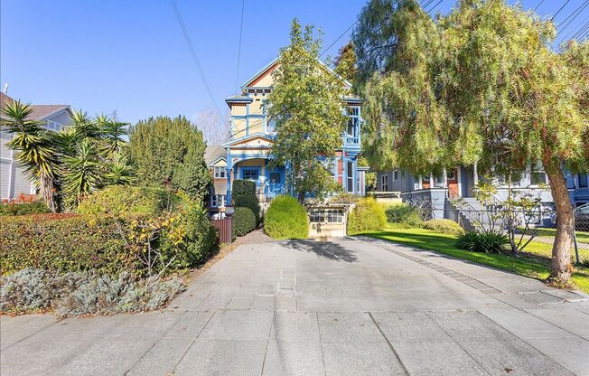 Buena Vista Ave 2115 - 2117