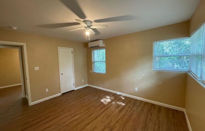 3 beds, 1 bath, $2,100