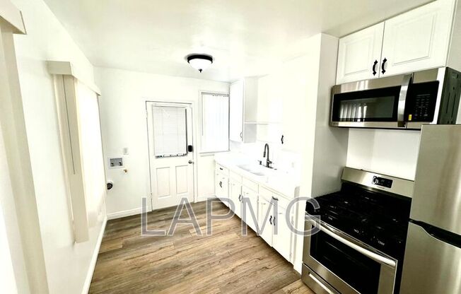 4080 4084 LEIMERT BLVD