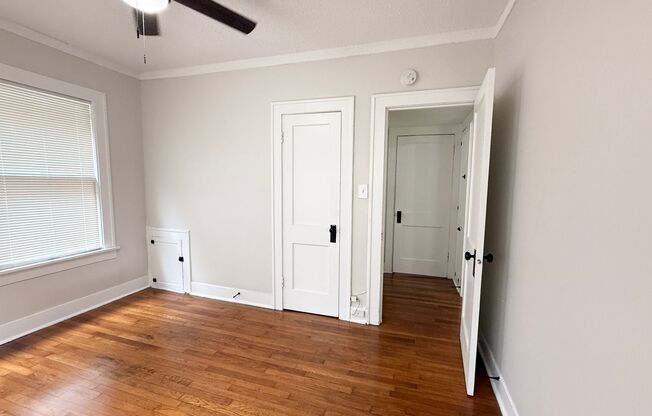 2 beds, 1 bath, $1,275, Unit B3607
