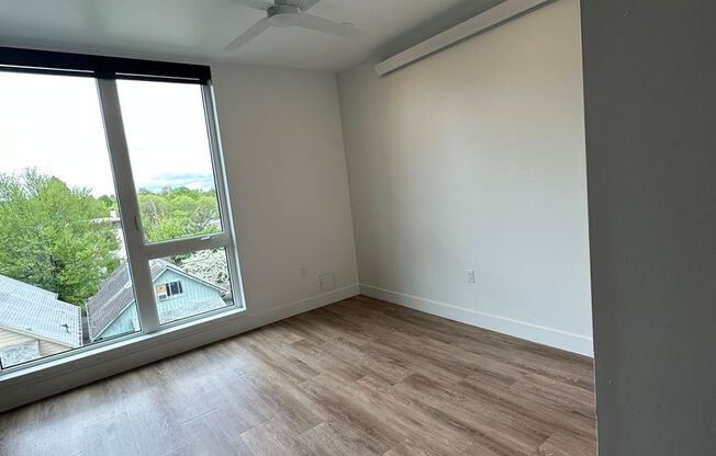 Studio, 1 bath, 493 sqft, $1,299, Unit #403