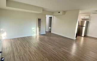 2 beds, 1 bath, $2,350, Unit #B