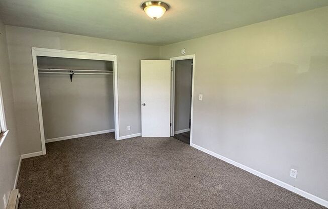 2 Bedroom 1 Bathroom Duplex in Cedar Falls!