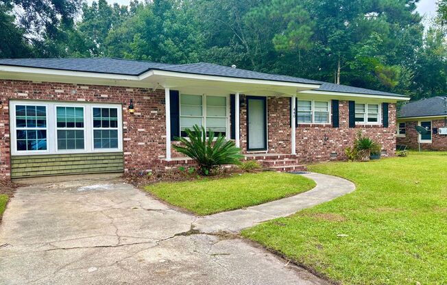 Beautiful UPDATED 3 BR/1.5 BA with Gorgeous Kitchen in Central James Island!