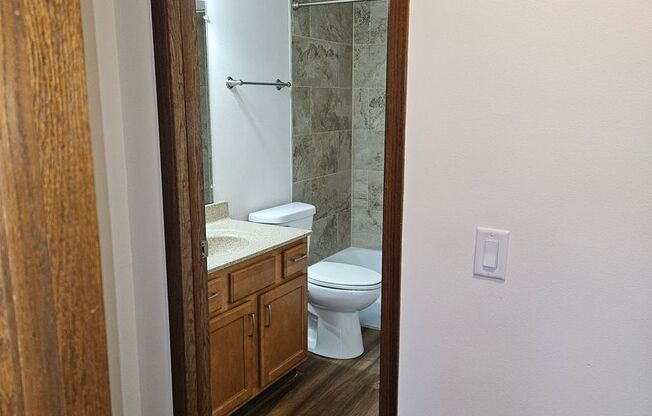 1 bed, 1 bath, 955 sqft, $1,195, Unit 33 - 205