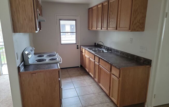 2 beds, 1 bath, $2,550