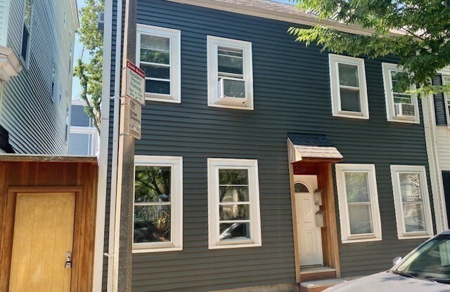 3 beds, 2 baths, 1,100 sqft, $5,200, Unit 2