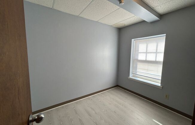 2 beds, 1 bath, 1,200 sqft, $650, Unit 401