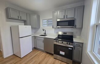 Newly Updated 2 bedroom apartment located in Knoxville