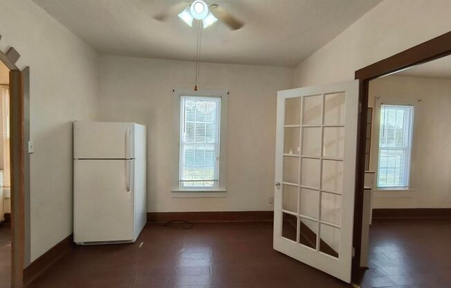 2 beds, 1 bath, $1,000