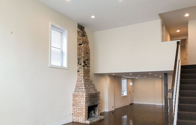 2 beds, 1.5 baths, 1,545 sqft, $3,950, Unit 1210WR-1