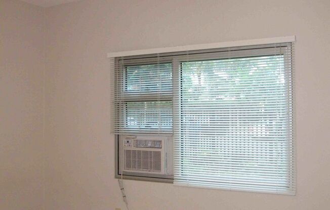 1 bed, 1 bath, $2,400, Unit # 114