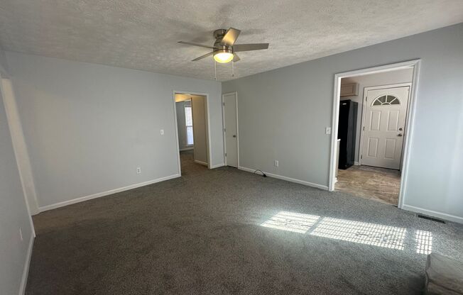 3 beds, 2 baths, $1,350