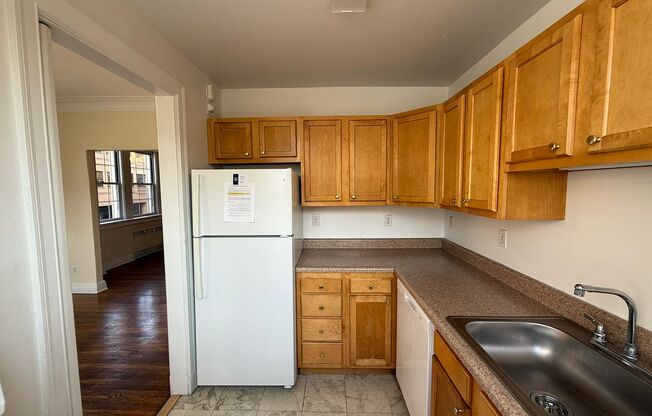 2 beds, 2 baths, 1,303 sqft, $2,200, Unit New King Edward  301