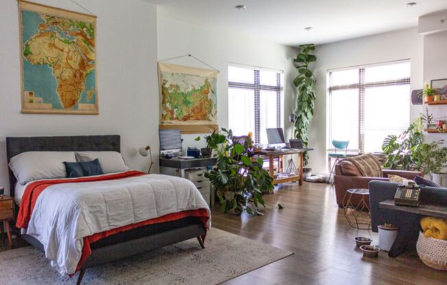 Studio, 1 bath, 1,095 sqft, $1,660, Unit 422